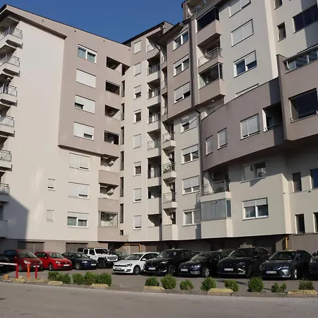 Apartment View Free Parking *